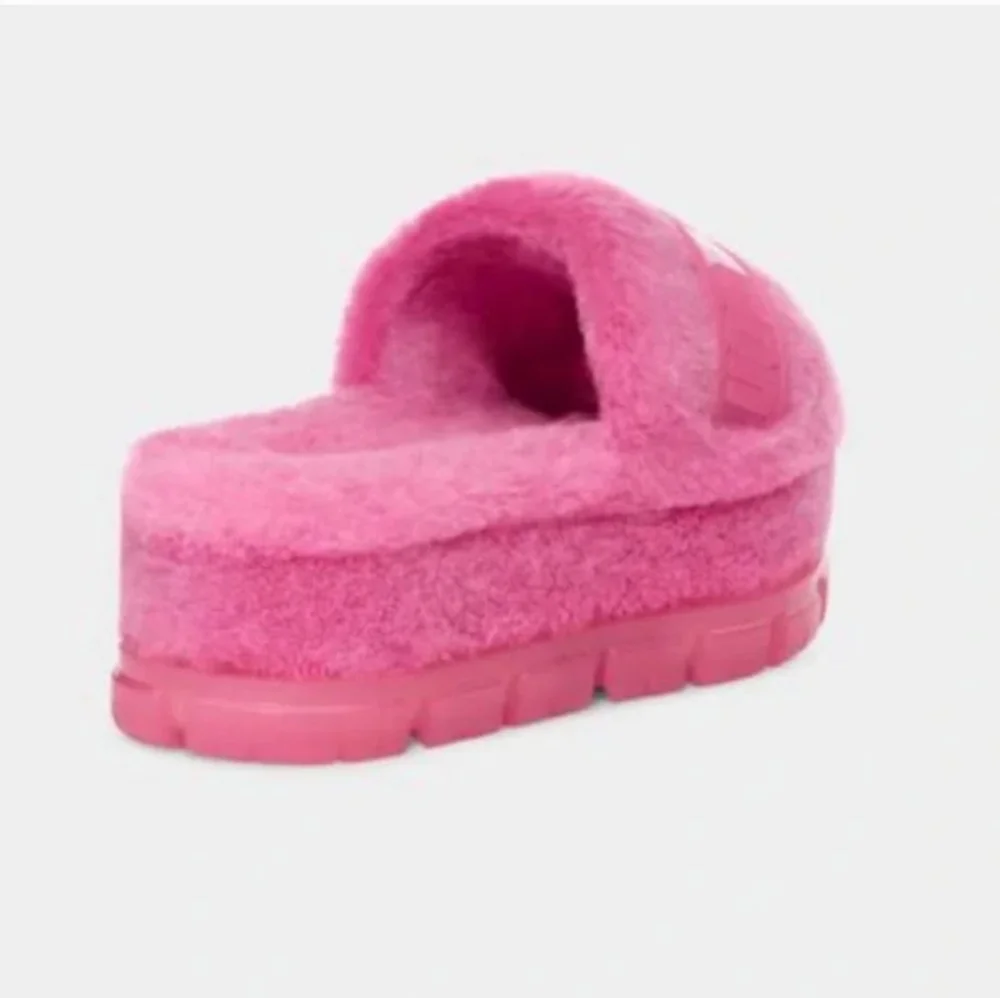 UGG cozy pink